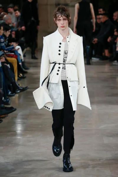Look 3